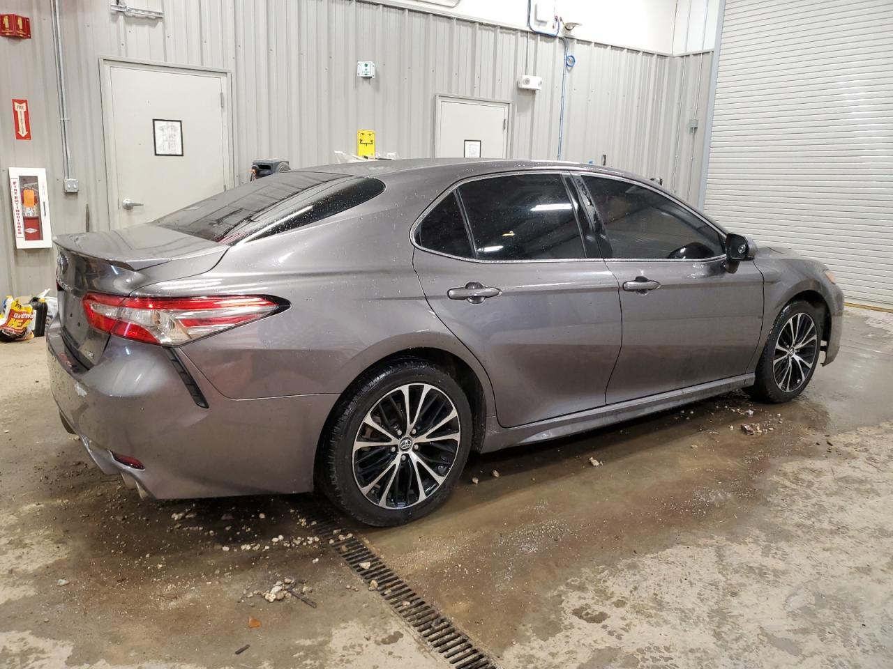 2018 Toyota Camry L - Image 3