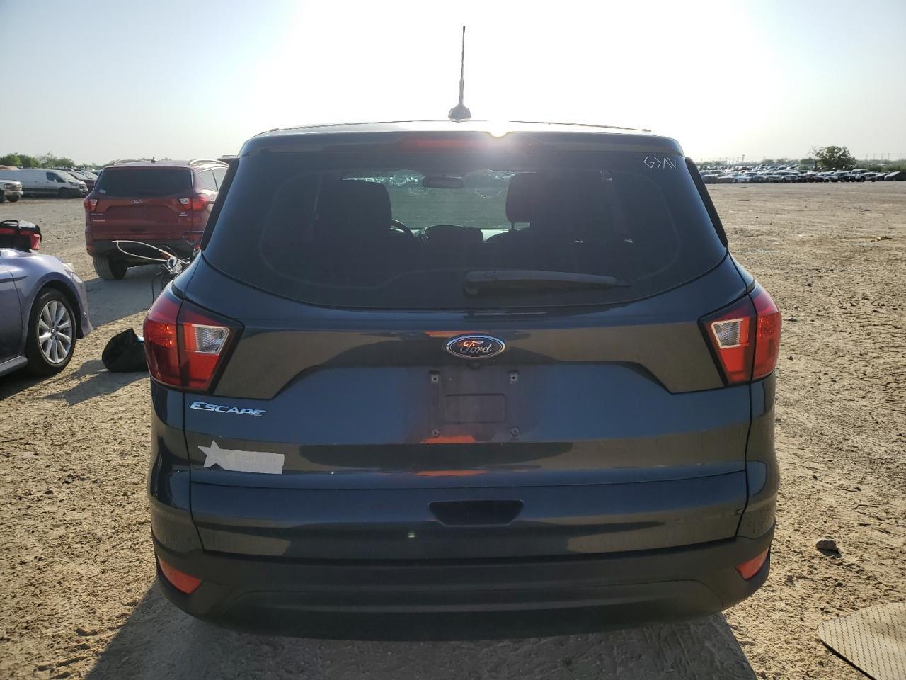 2019 Ford Escape S - Image 6