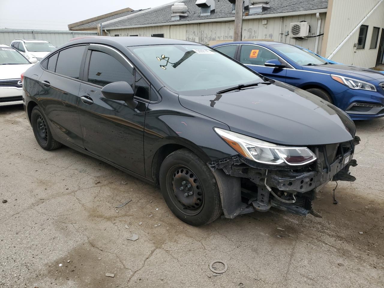 2017 Chevrolet Cruze Ls - Image 4