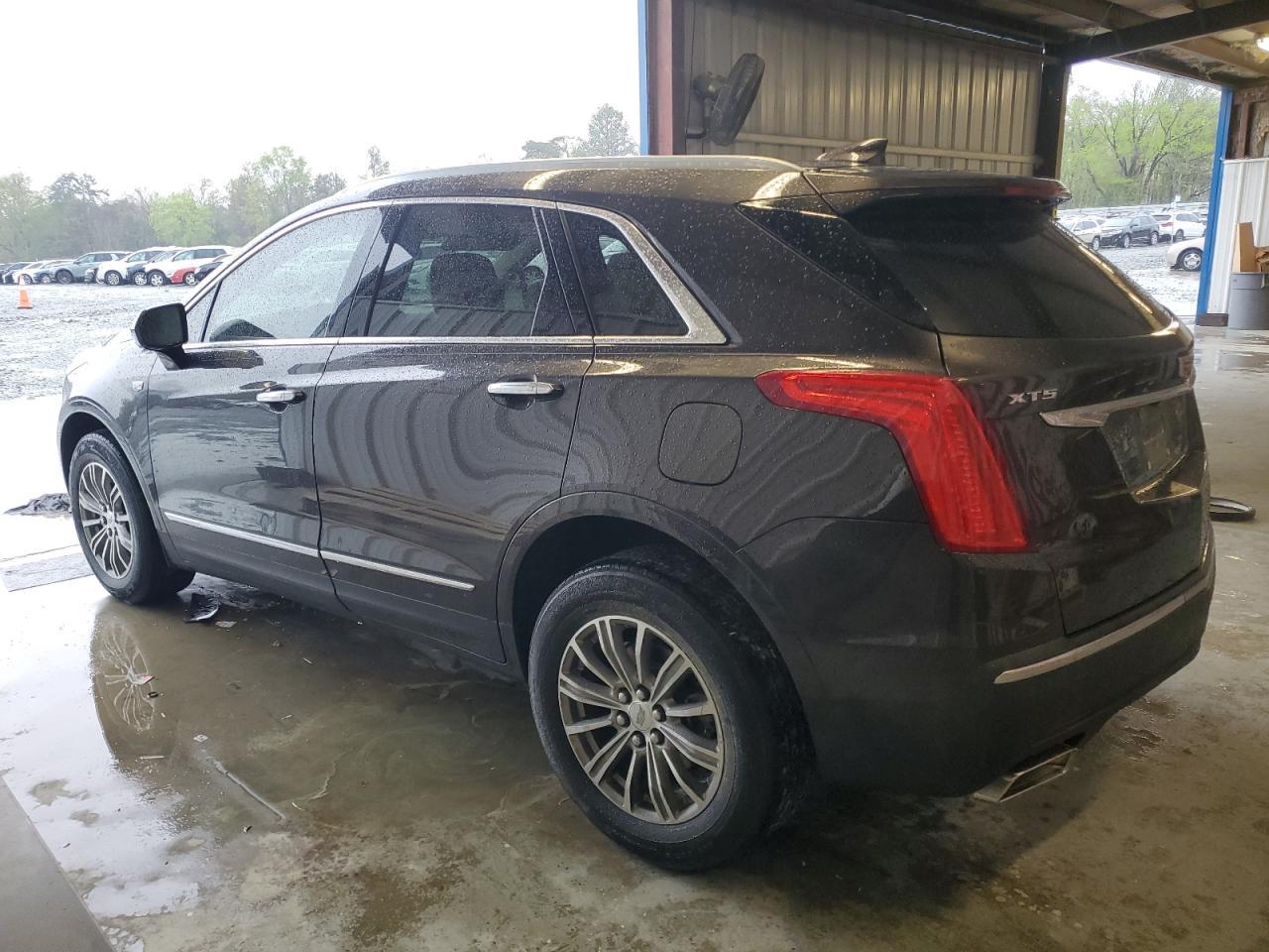2018 Cadillac Xt5 Luxury - Image 2