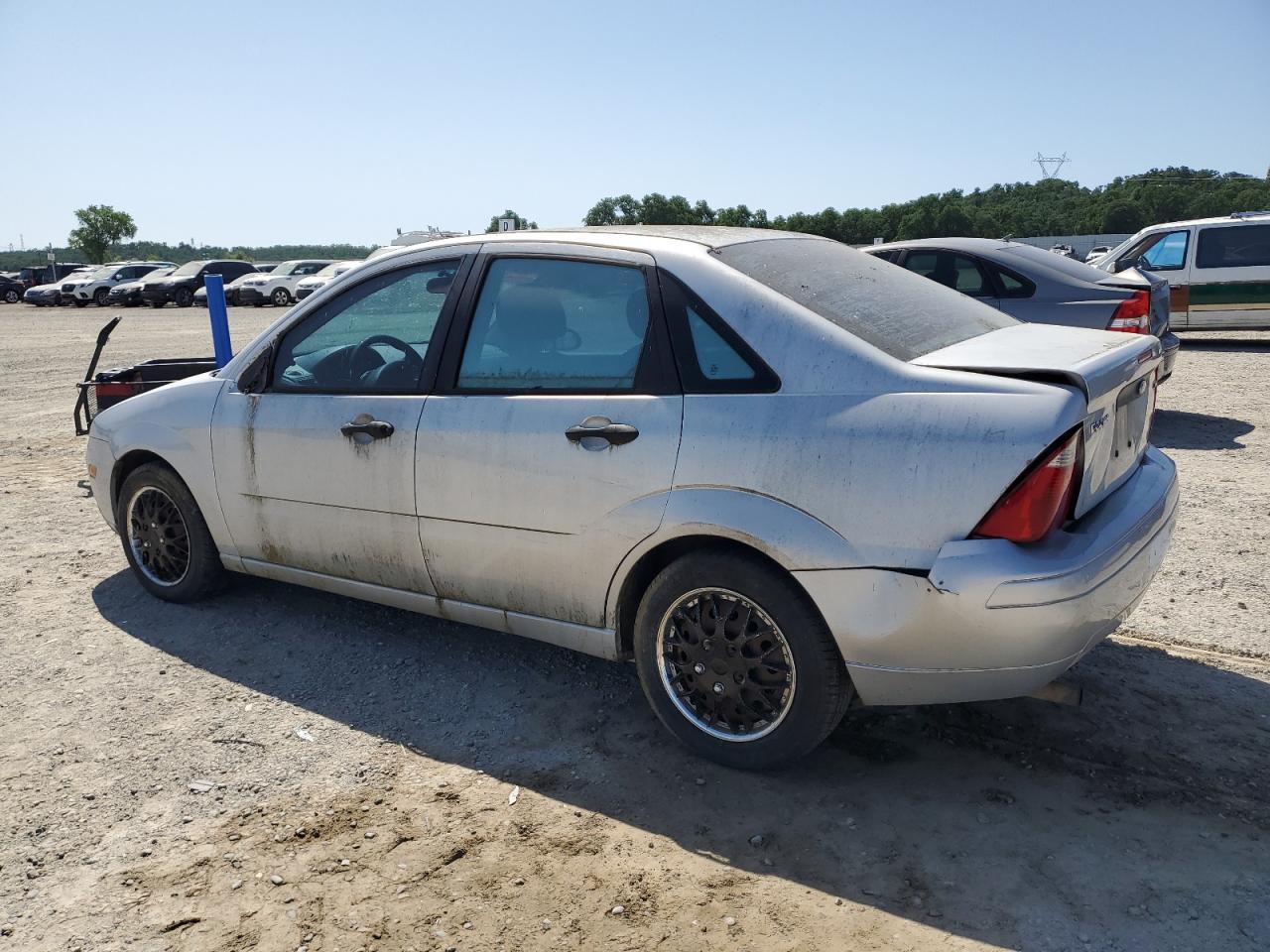 2005 Ford Focus Zx4 - Image 2