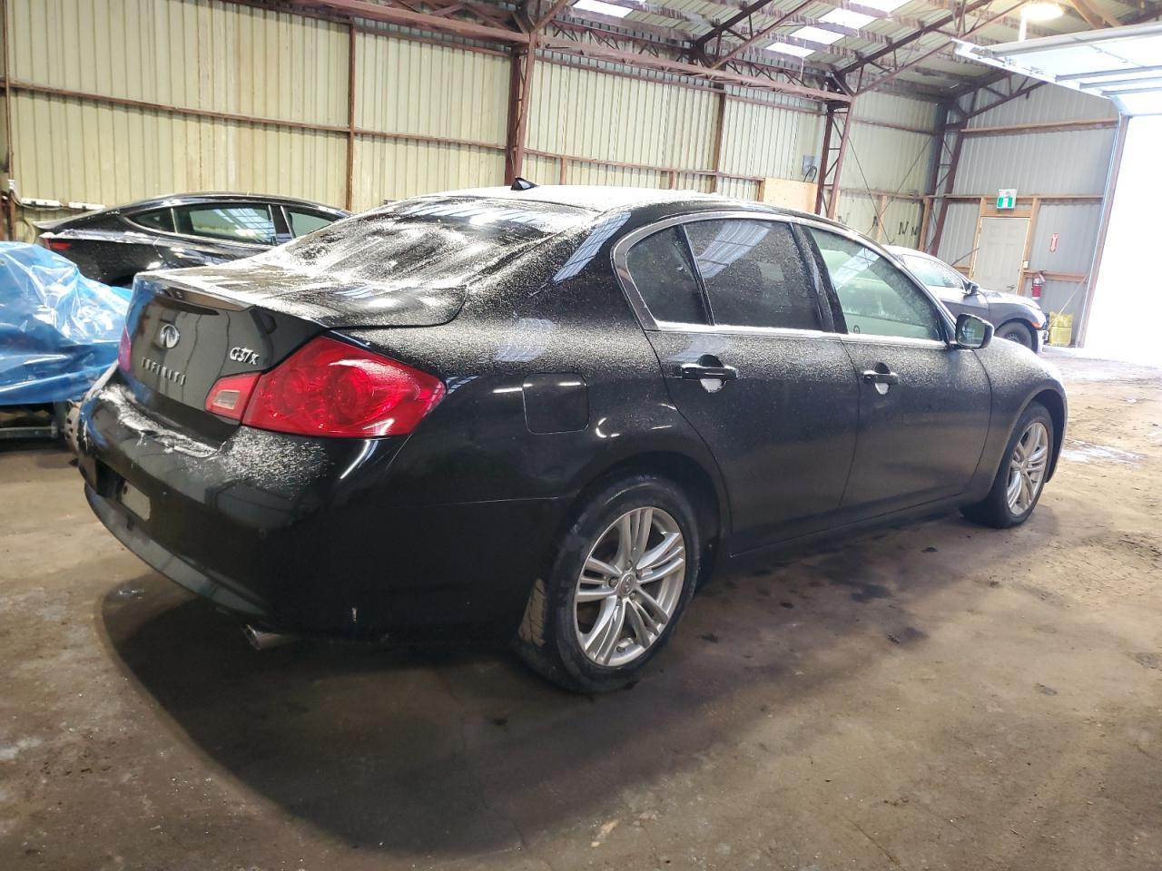 2010 Infiniti G37 - Фото 3