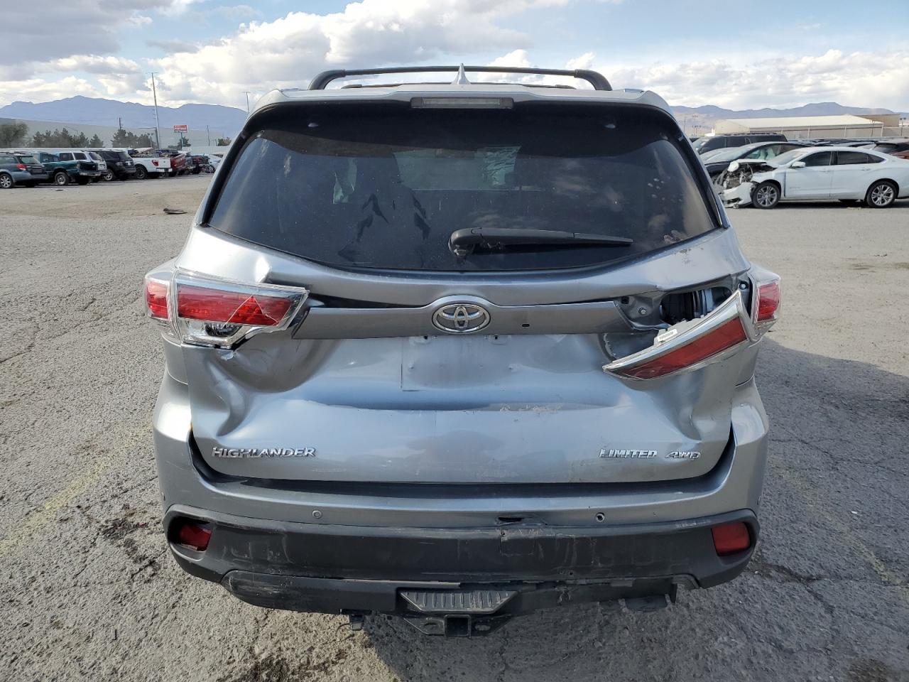 2015 Toyota Highlander Limited - Image 6