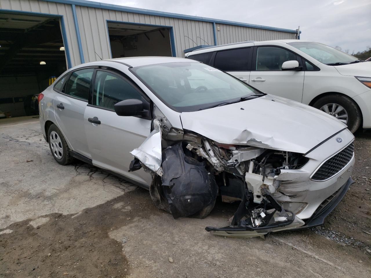 2017 Ford Focus S - Фото 4