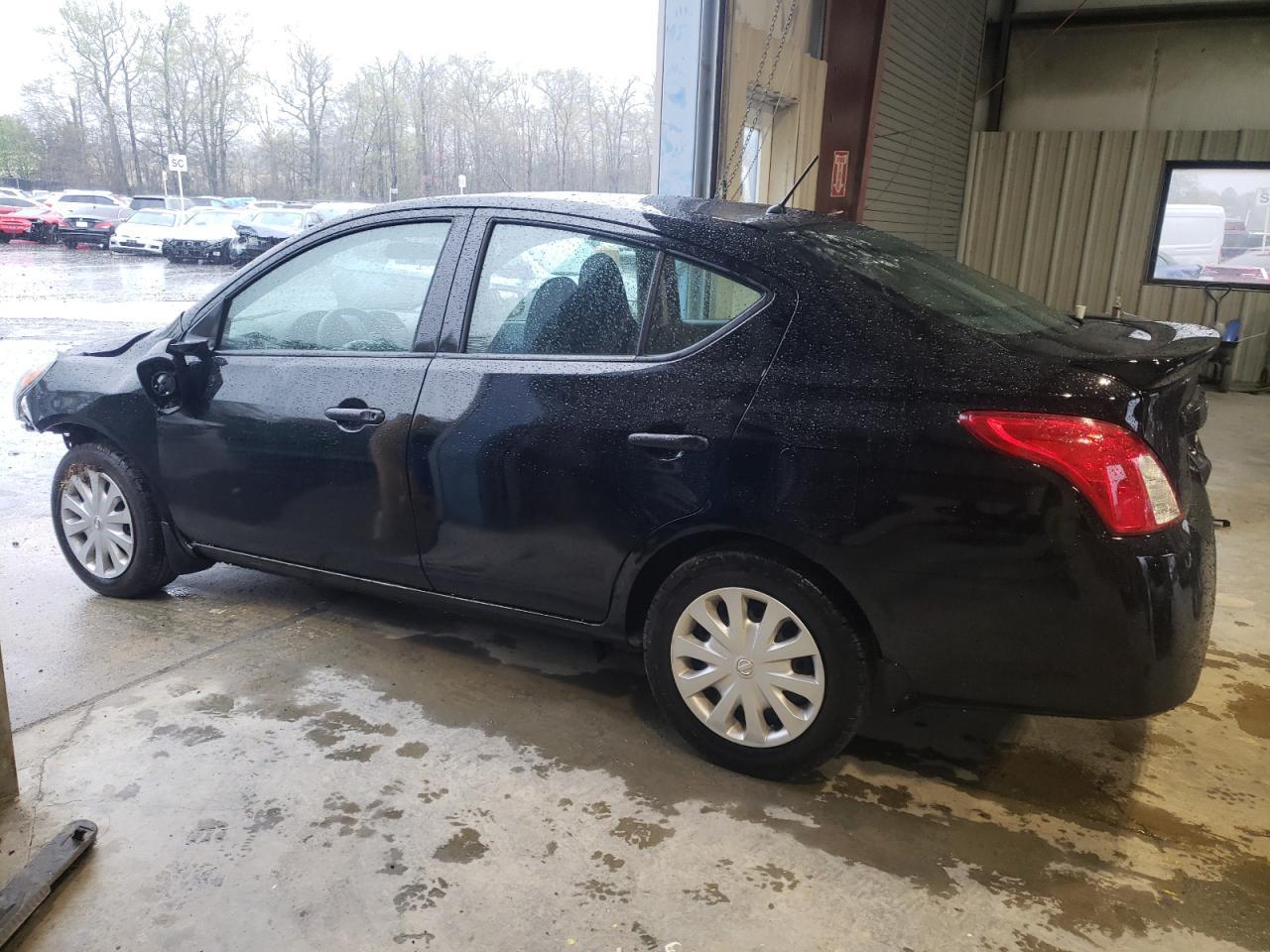 2017 Nissan Versa S - Фото 2