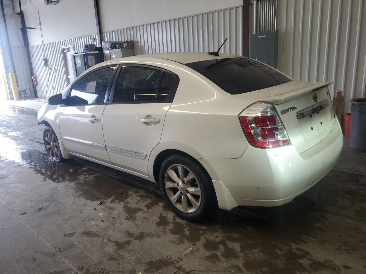 2011 Nissan Sentra 2.0 - Фото 2