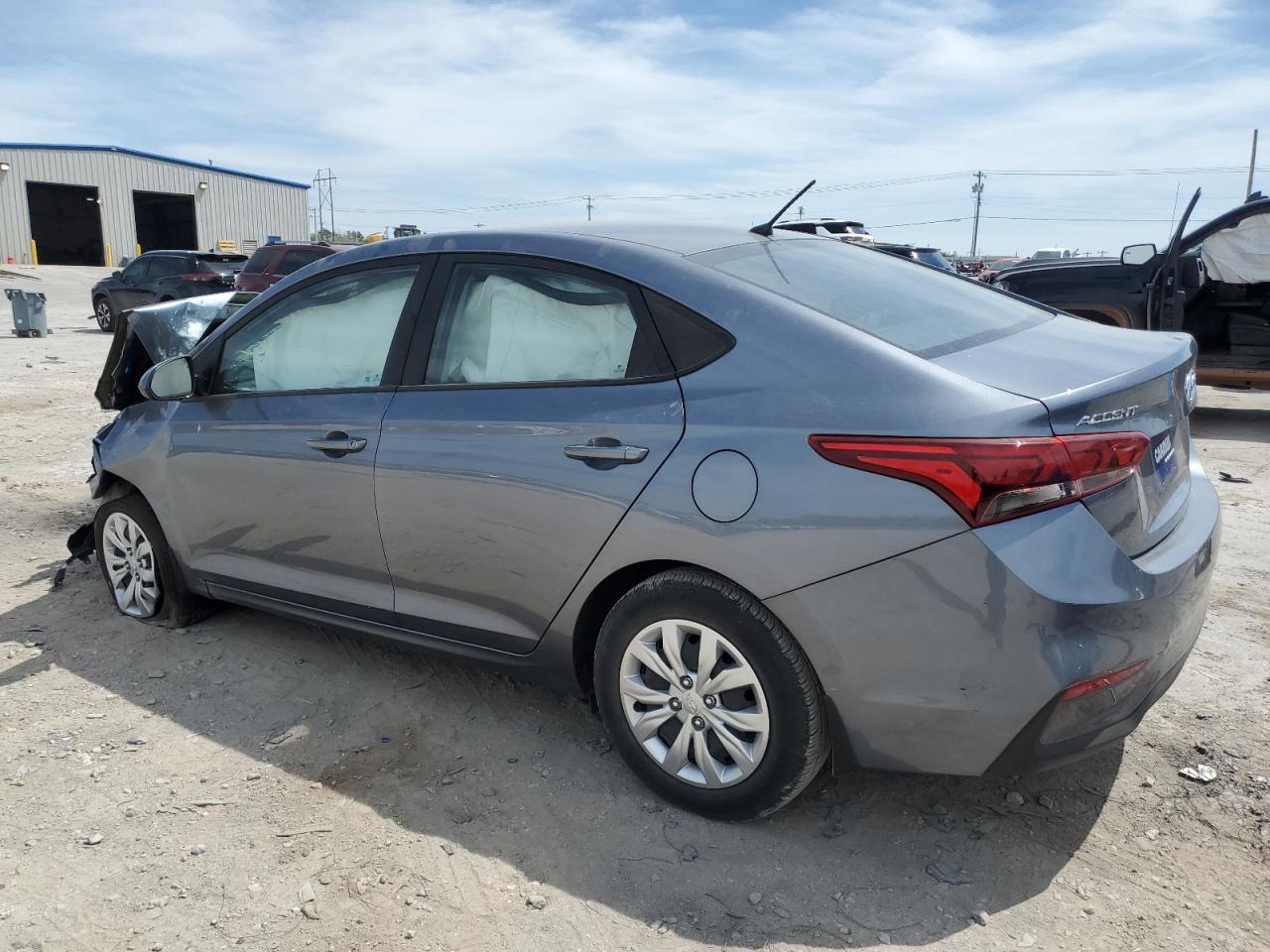 2018 Hyundai Accent Se - Фото 2