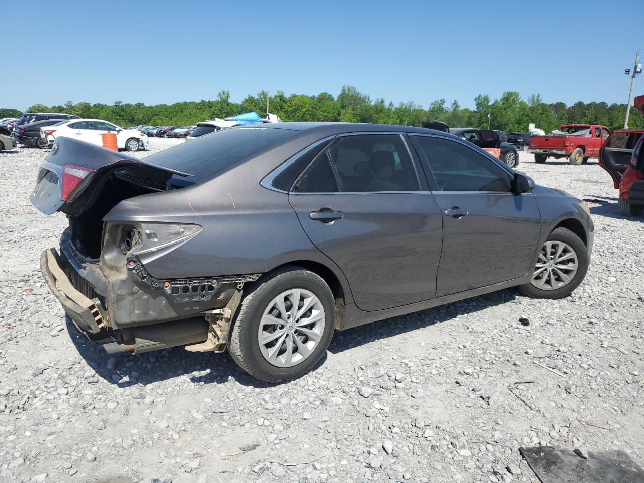 2015 Toyota Camry Le - Image 3