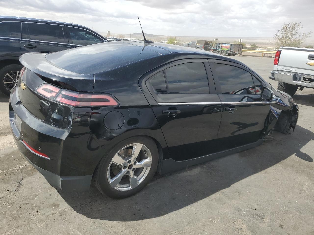 2014 Chevrolet Volt - Image 3