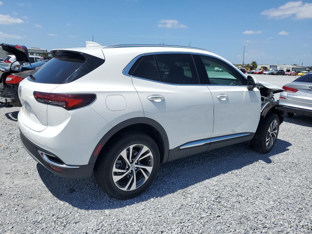 2022 Buick Envision Essence - Image 3