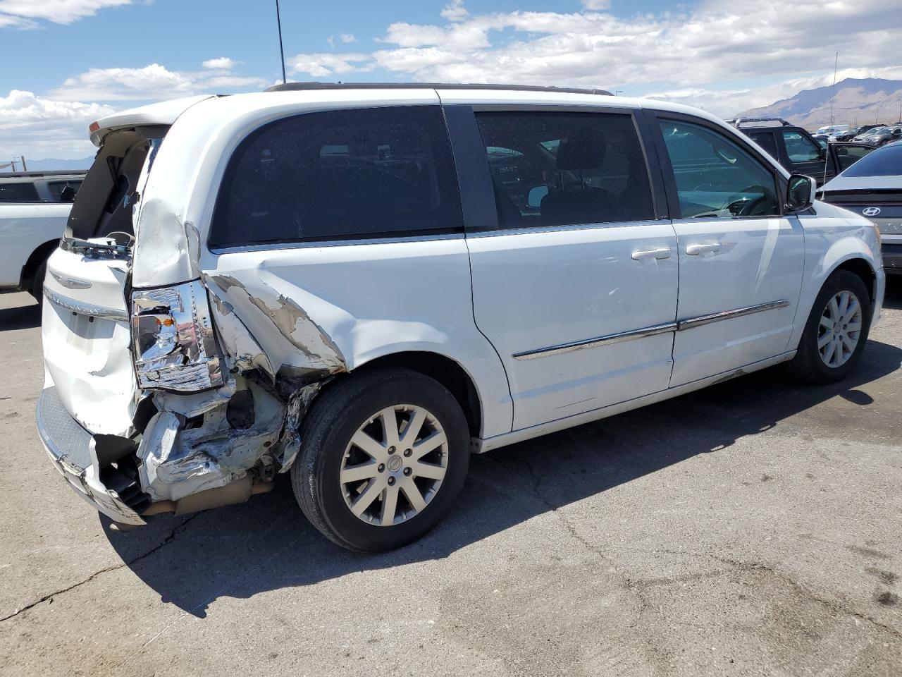 2014 Chrysler Town & Country Touring - Фото 3