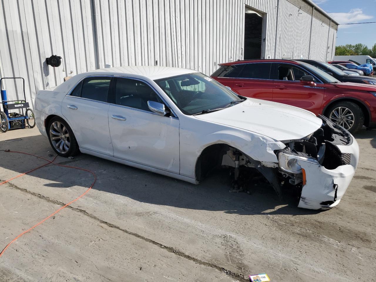 2018 Chrysler 300 Limited - Фото 4
