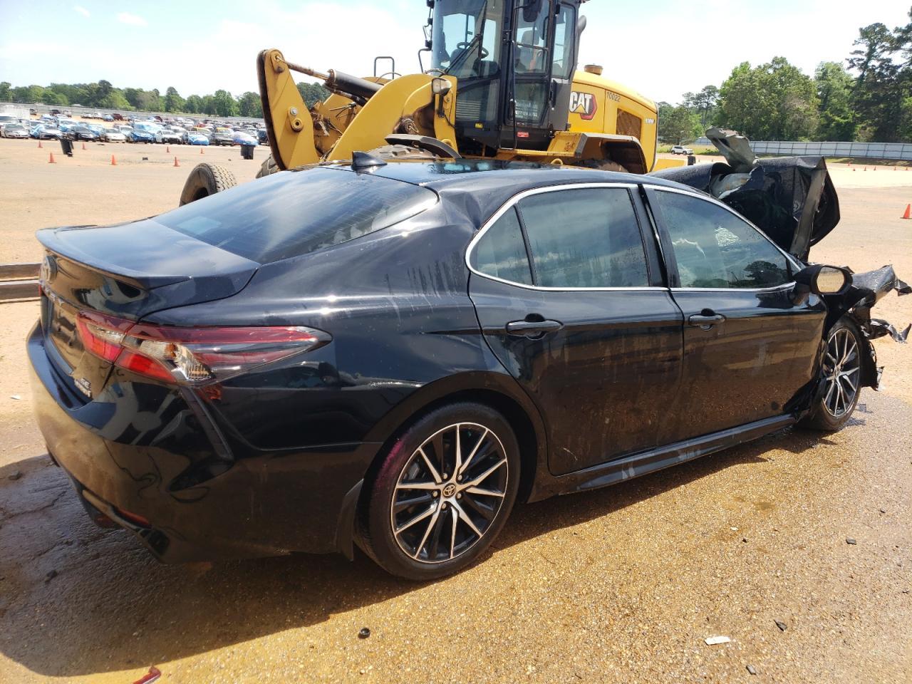 2023 Toyota Camry Se Night Shade - Image 3