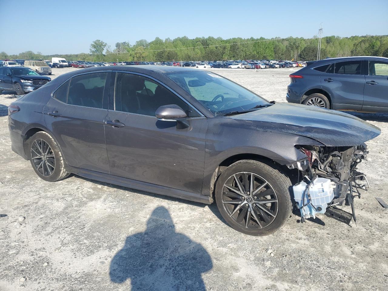 2021 Toyota Camry Se - Фото 4