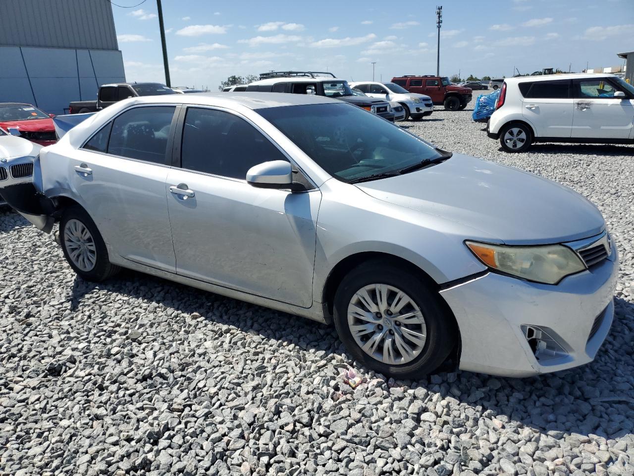 2014 Toyota Camry L - Image 4
