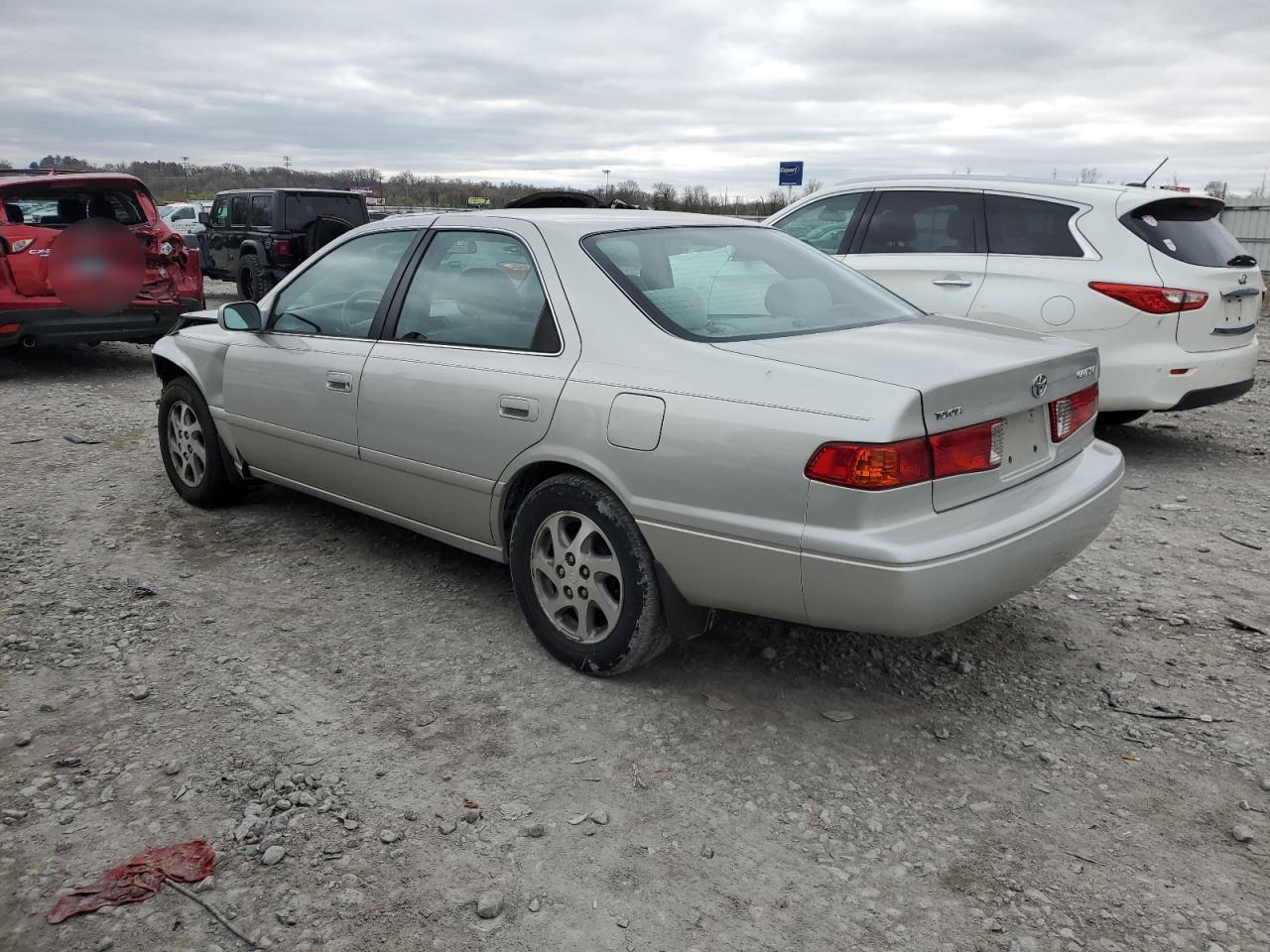 2000 Toyota Camry Ce - Image 2