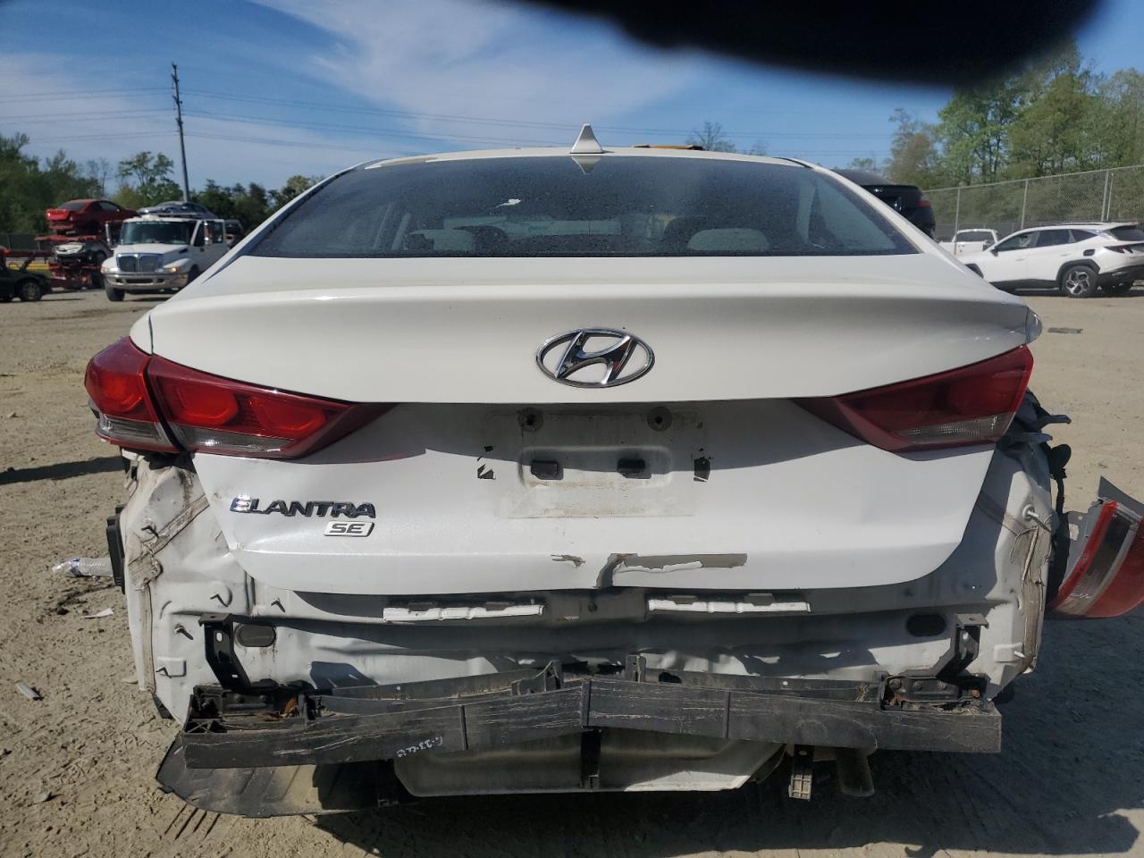 2017 Hyundai Elantra Se - Фото 6