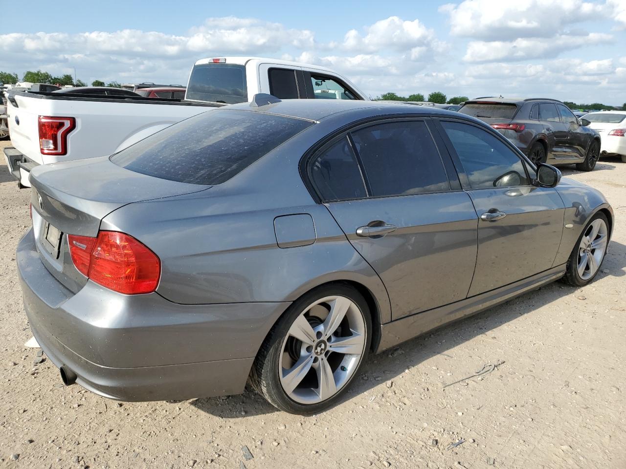2011 BMW 335 I - Фото 3