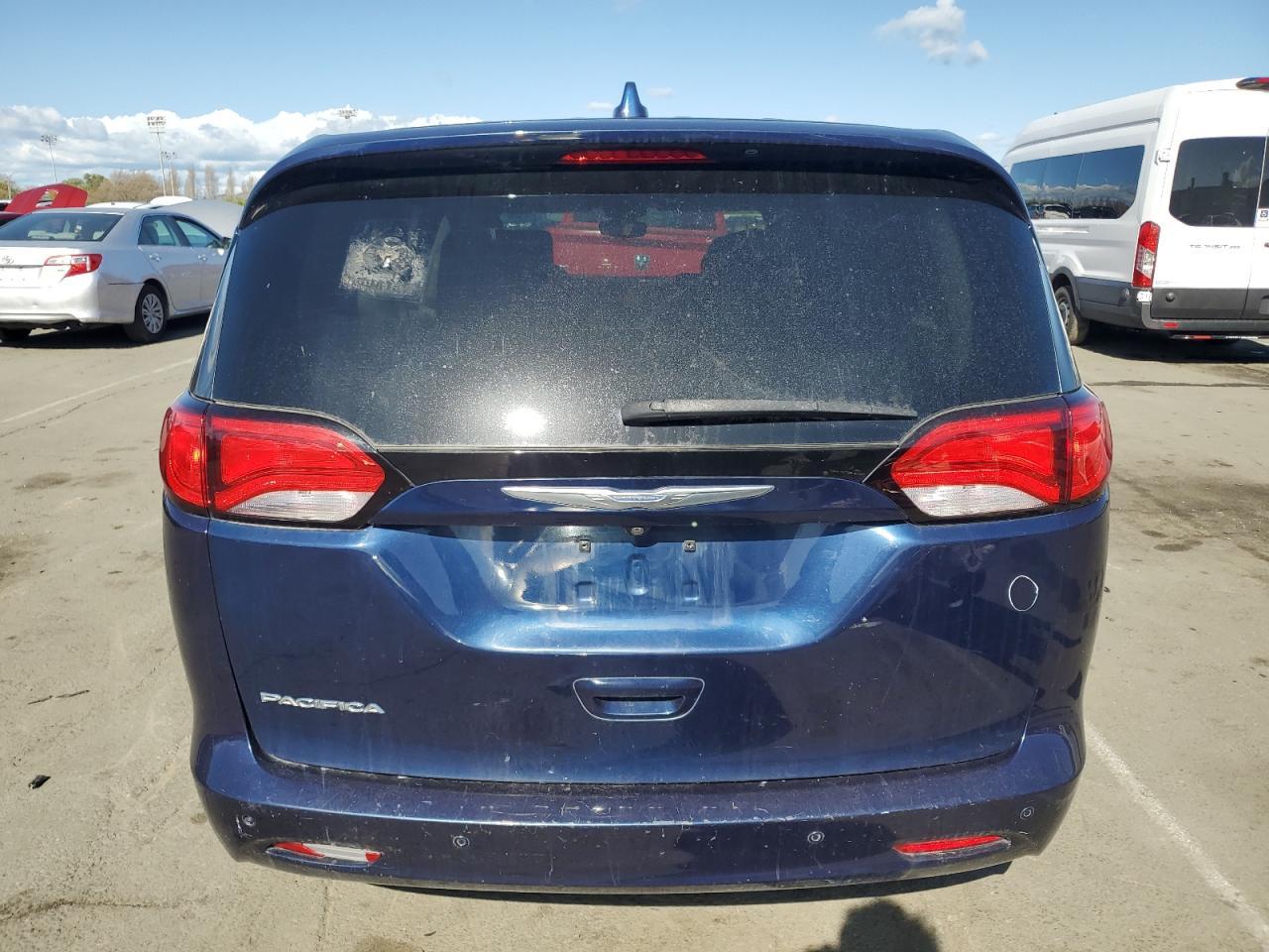 2017 Chrysler Pacifica Lx - Фото 6