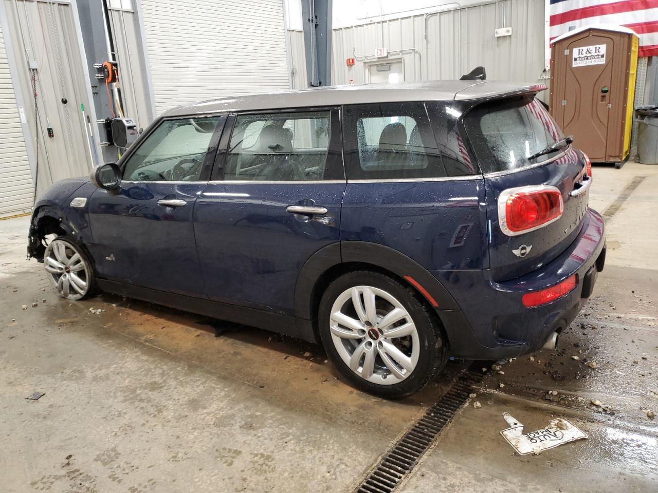 2017 Mini Cooper S Clubman All4 - Image 2