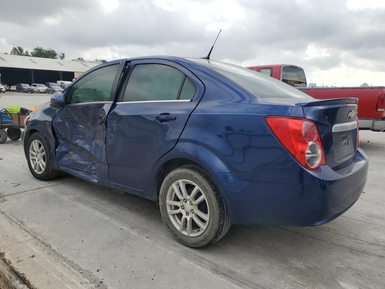 2014 Chevrolet Sonic Lt - Фото 2