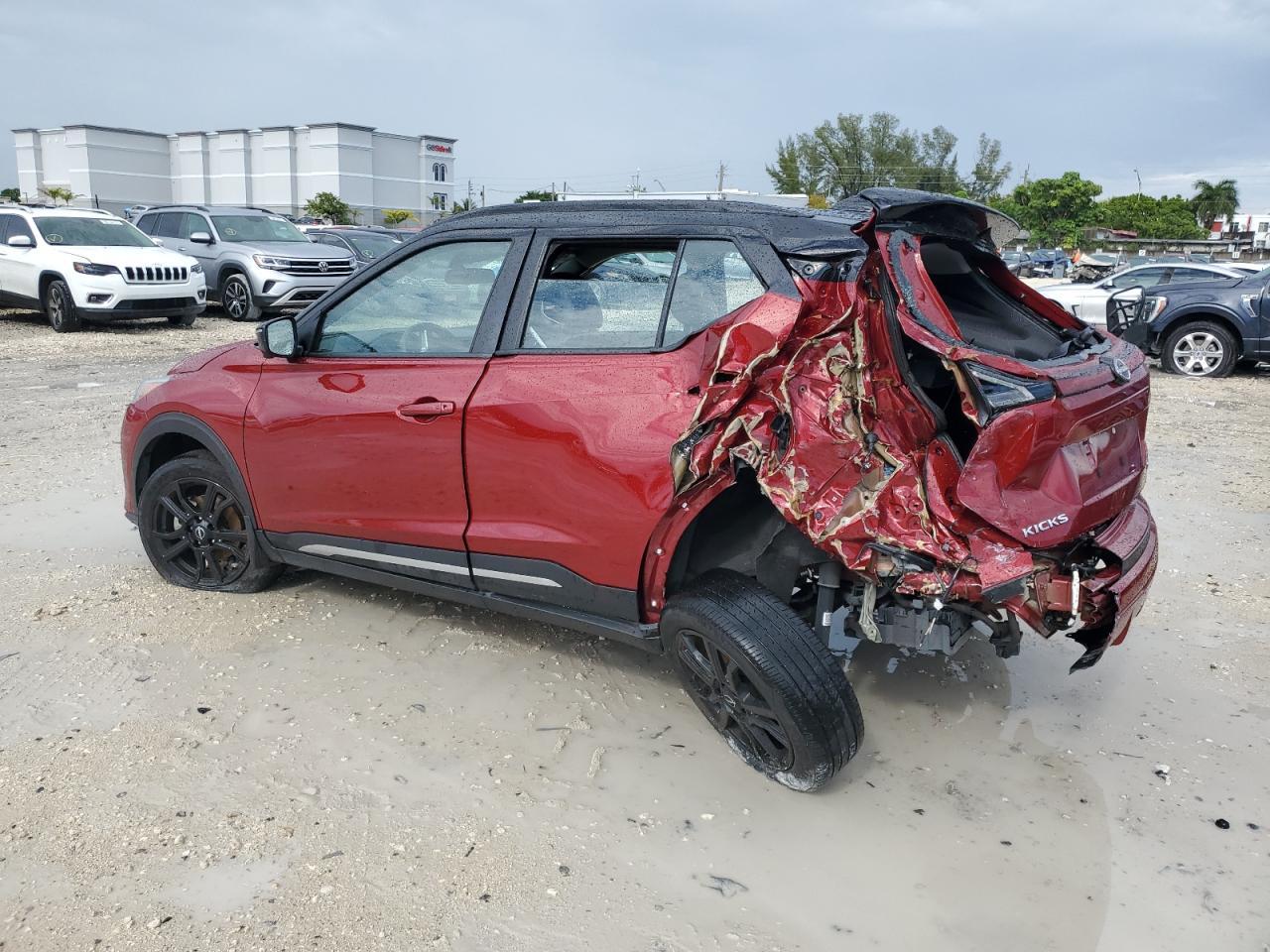 2022 Nissan Kicks Sr - Фото 2