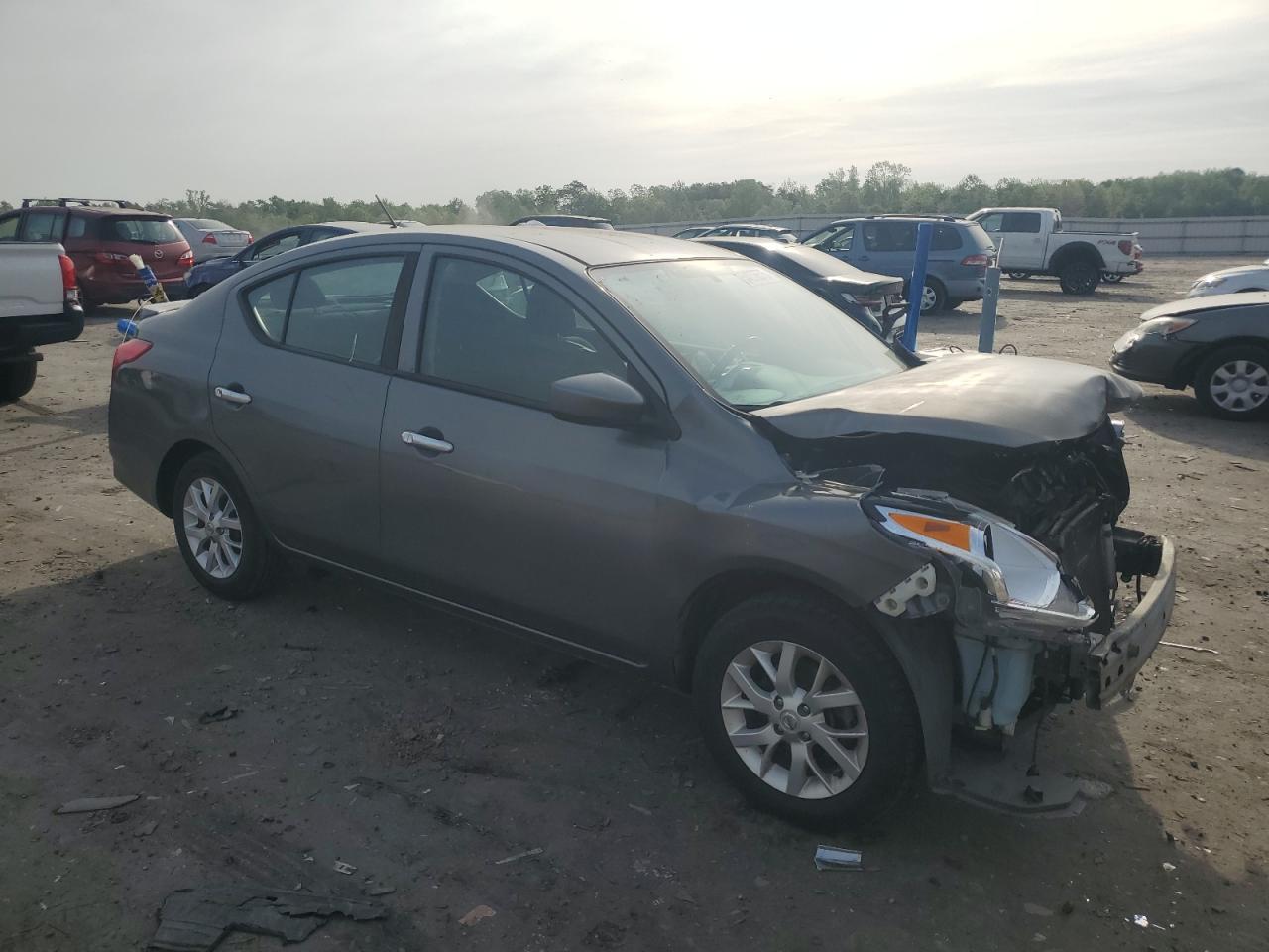 2018 Nissan Versa S - Фото 4