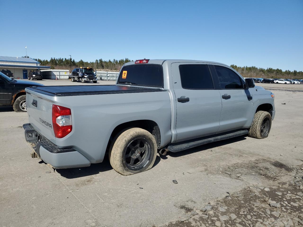 2018 Toyota Tundra Crewmax Sr5 - Image 3