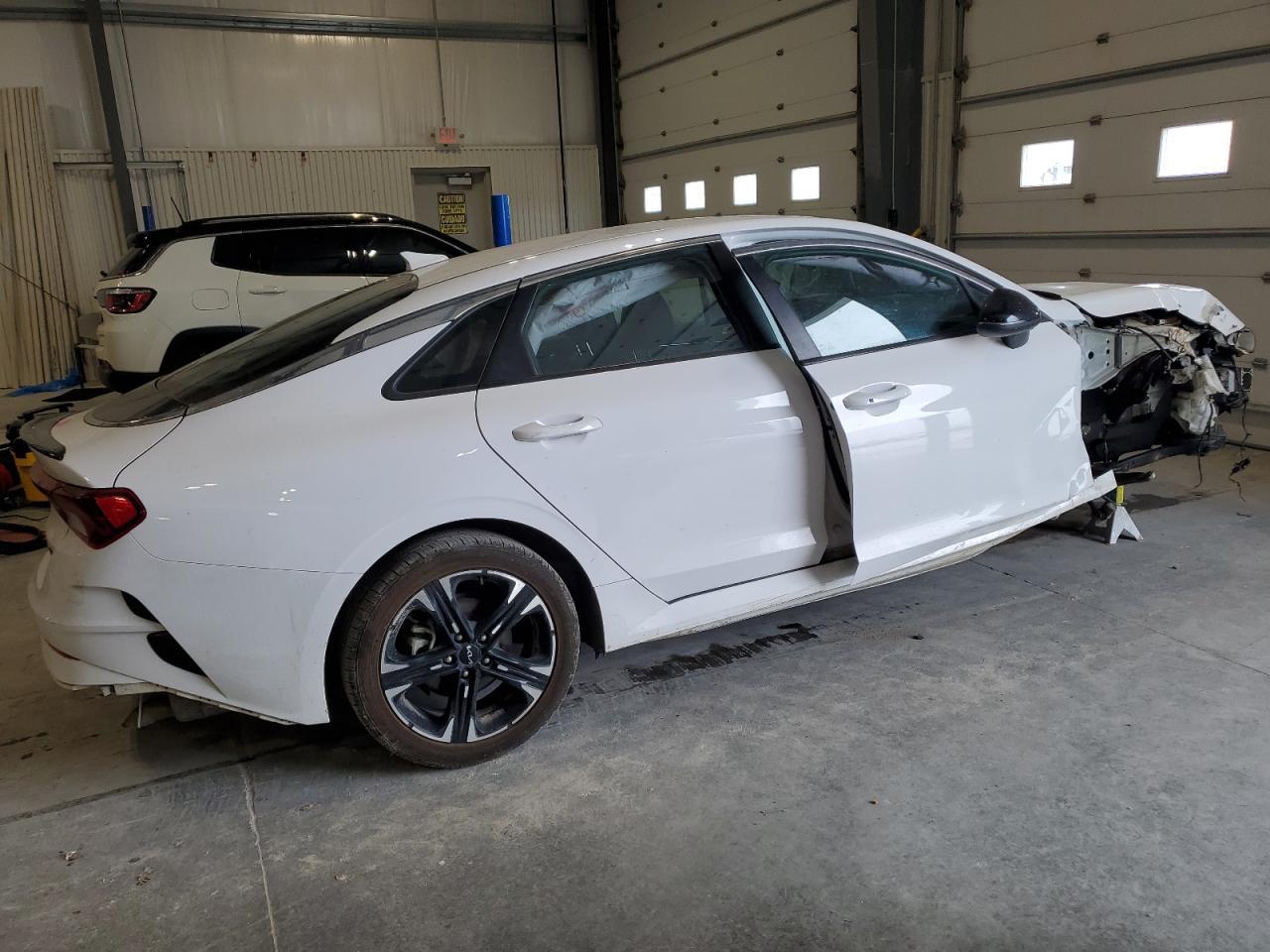 2022 Kia K5 Gt Line - Фото 3