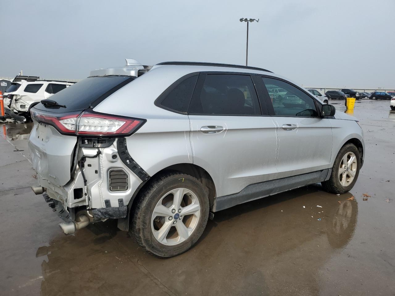 2016 Ford Edge Se - Image 3