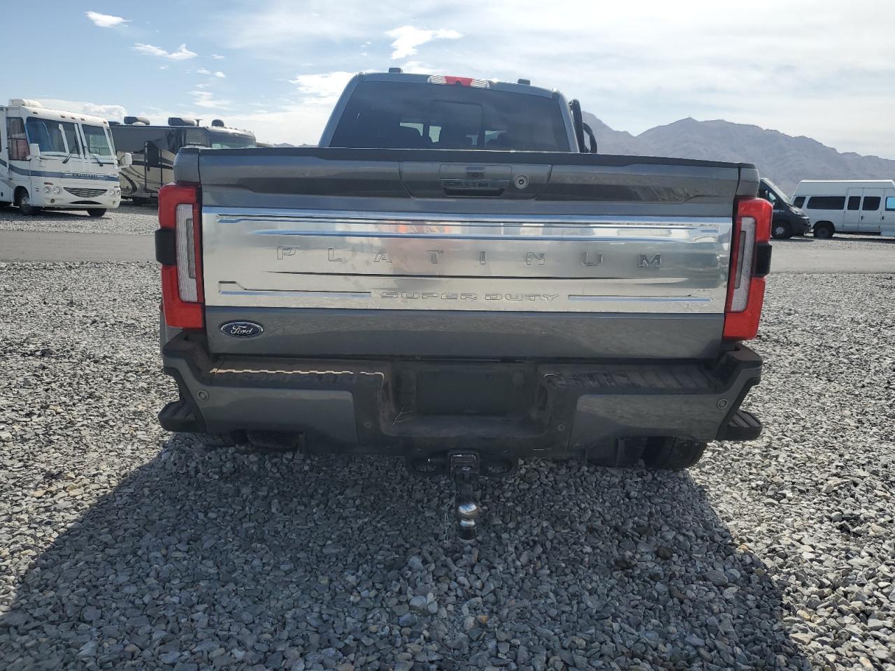 2024 Ford F450 Super Duty - Фото 6