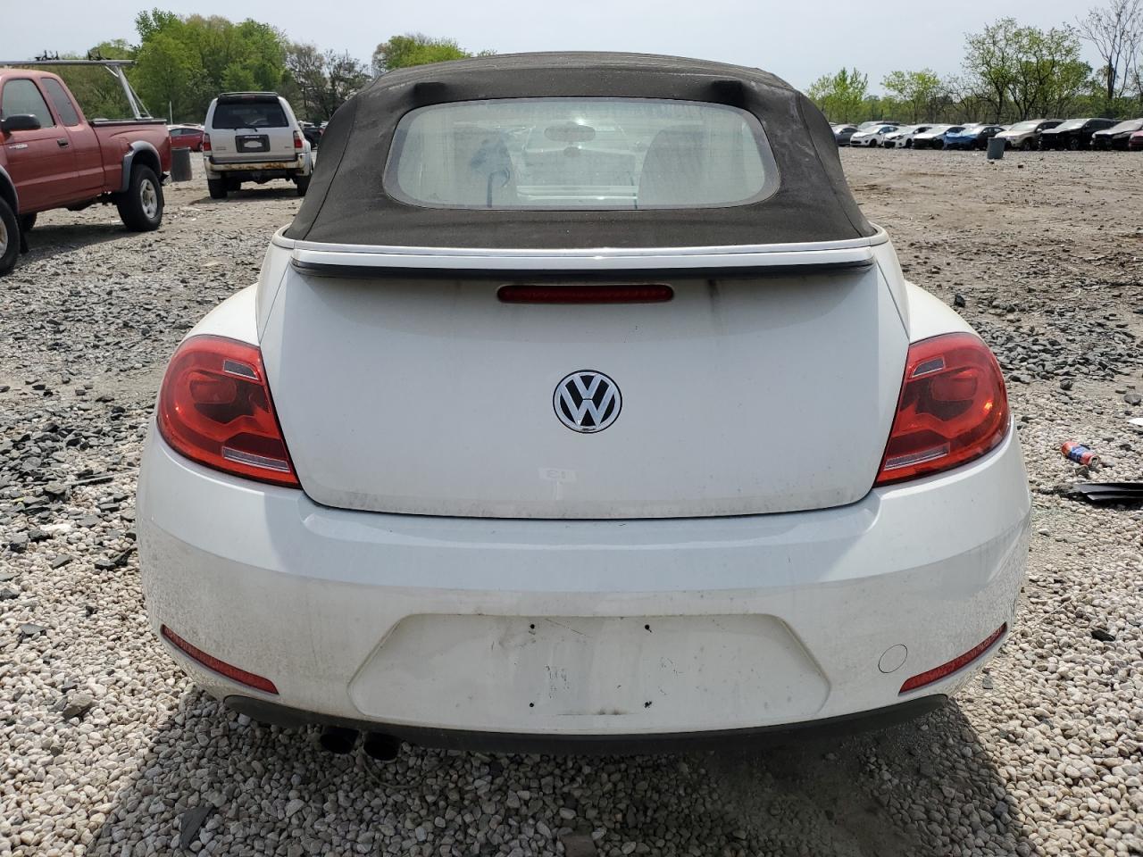 2015 Volkswagen Beetle 1.8T - Фото 6