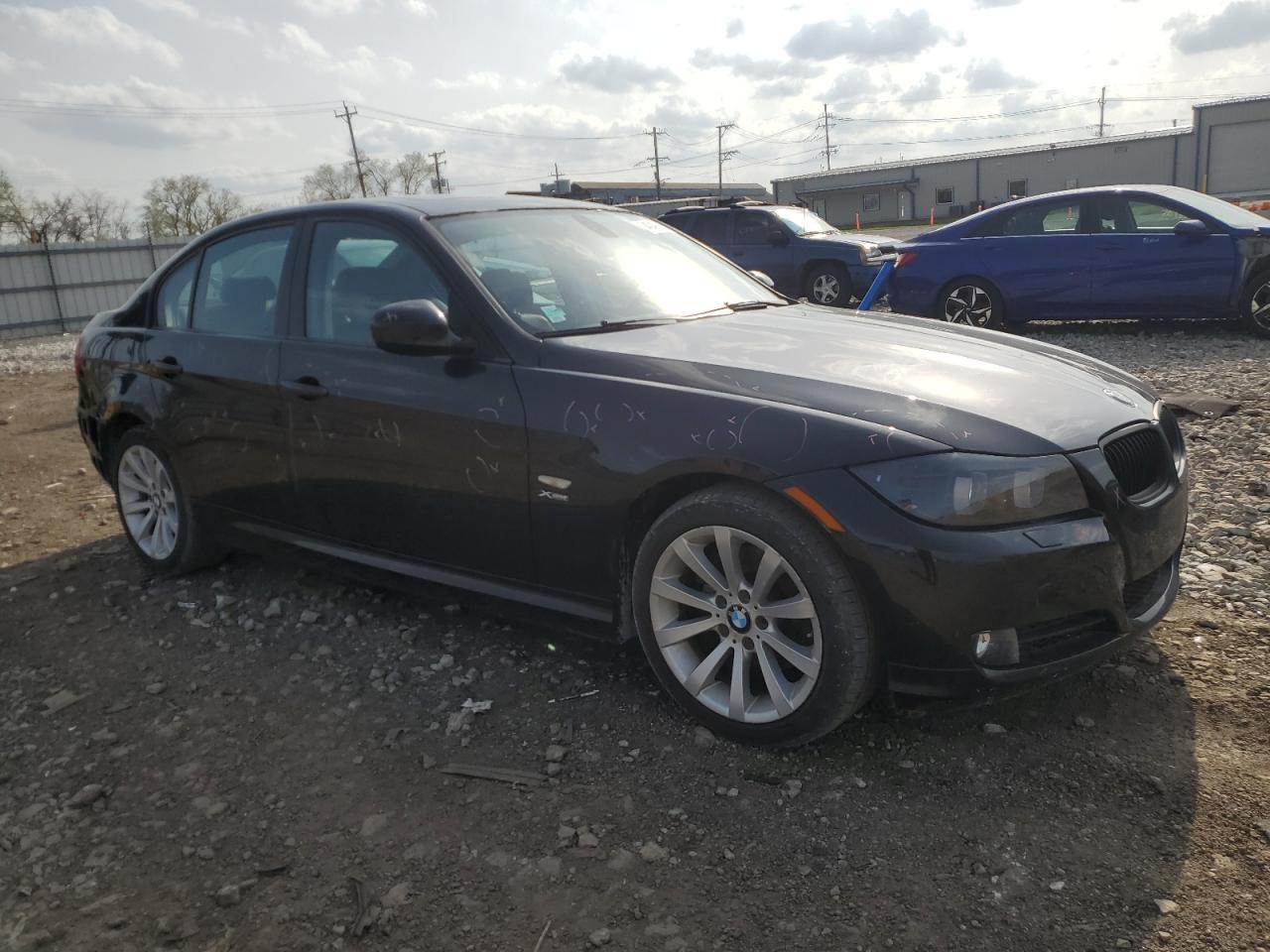 2011 BMW 328 Xi - Image 4