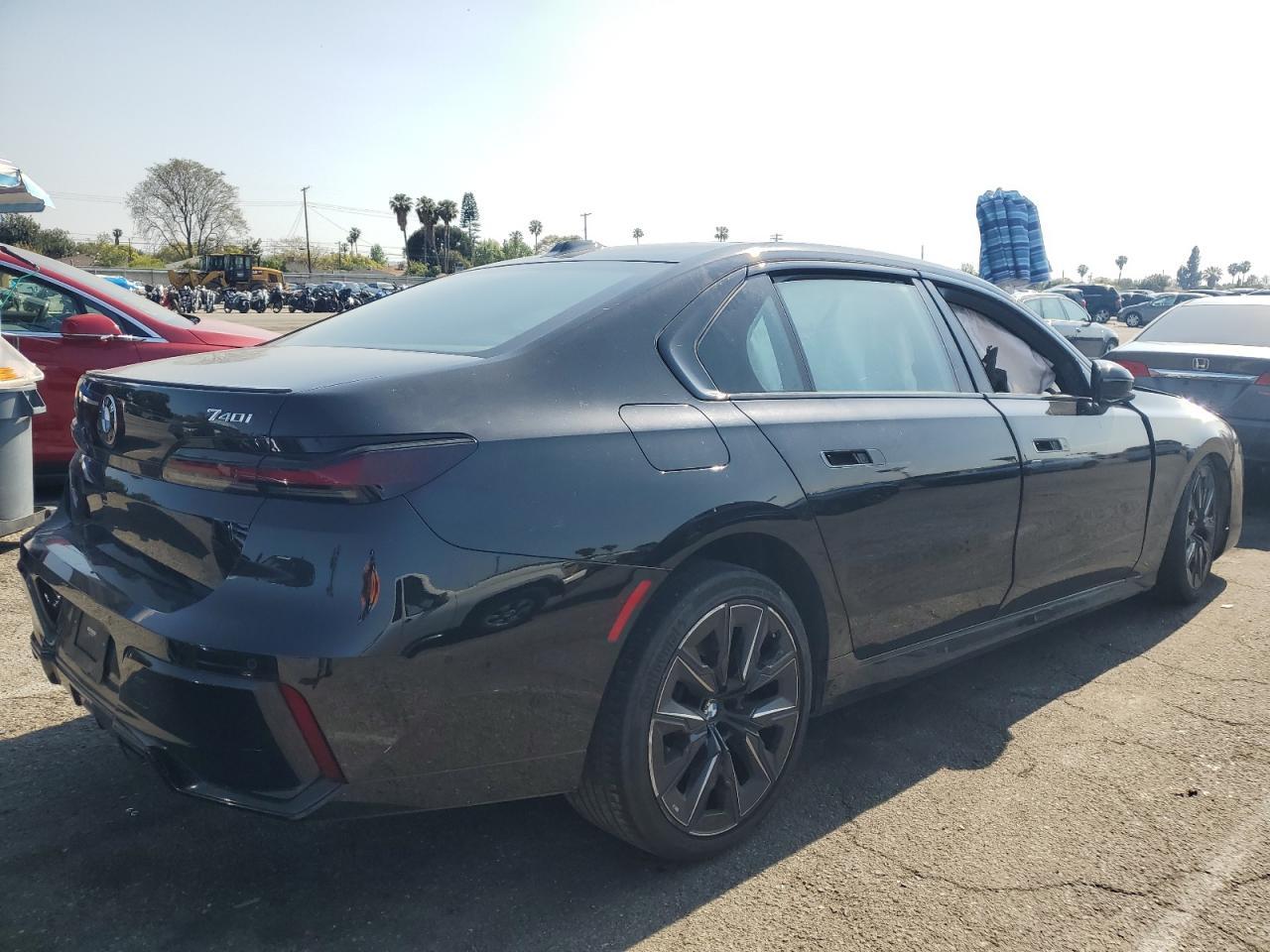2023 BMW 740 I - Фото 3