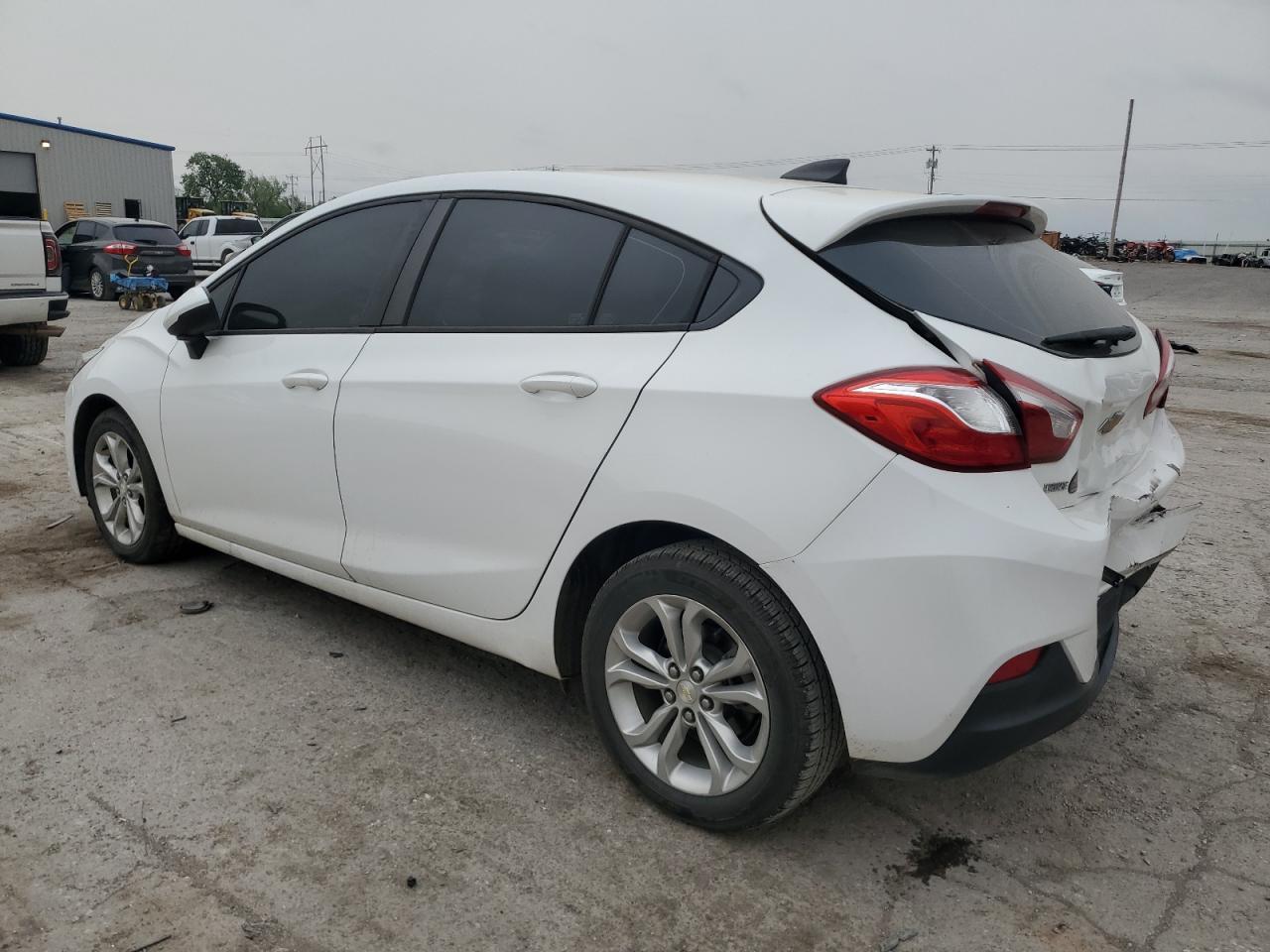 2019 Chevrolet Cruze Ls - Фото 2