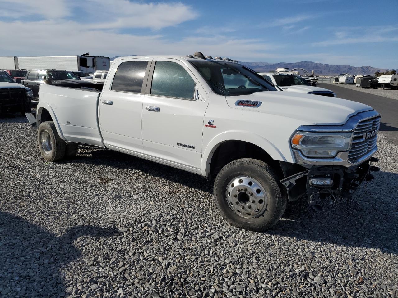 2021 Ram 3500 Laramie - Фото 4
