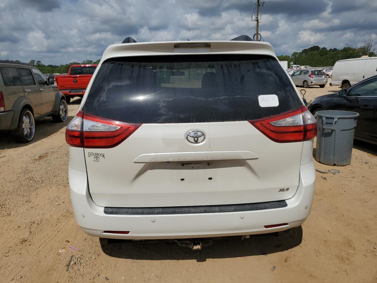 2017 Toyota Sienna Xle - Фото 6