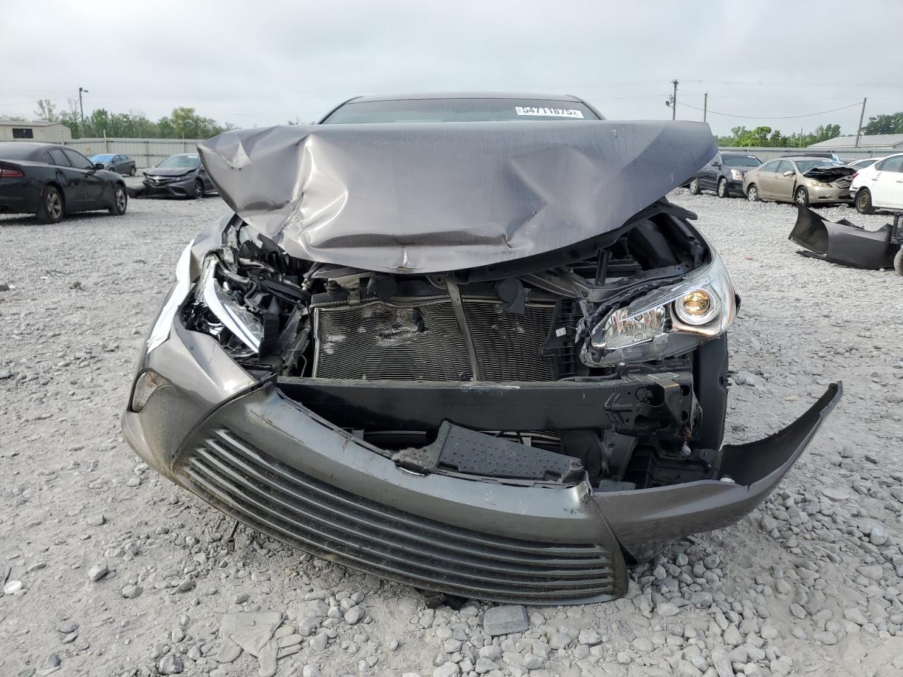 2016 Toyota Camry Le - Фото 5
