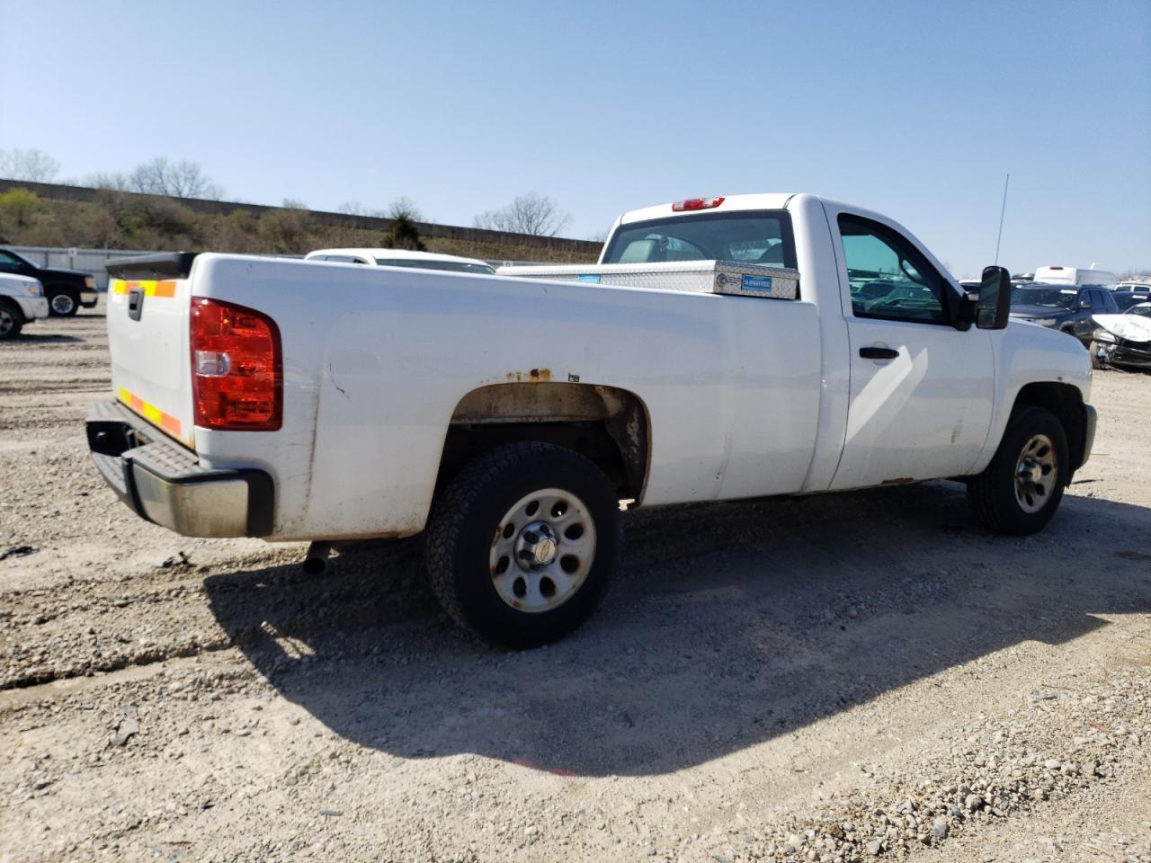 2013 Chevrolet Silverado C1500 - Image 3