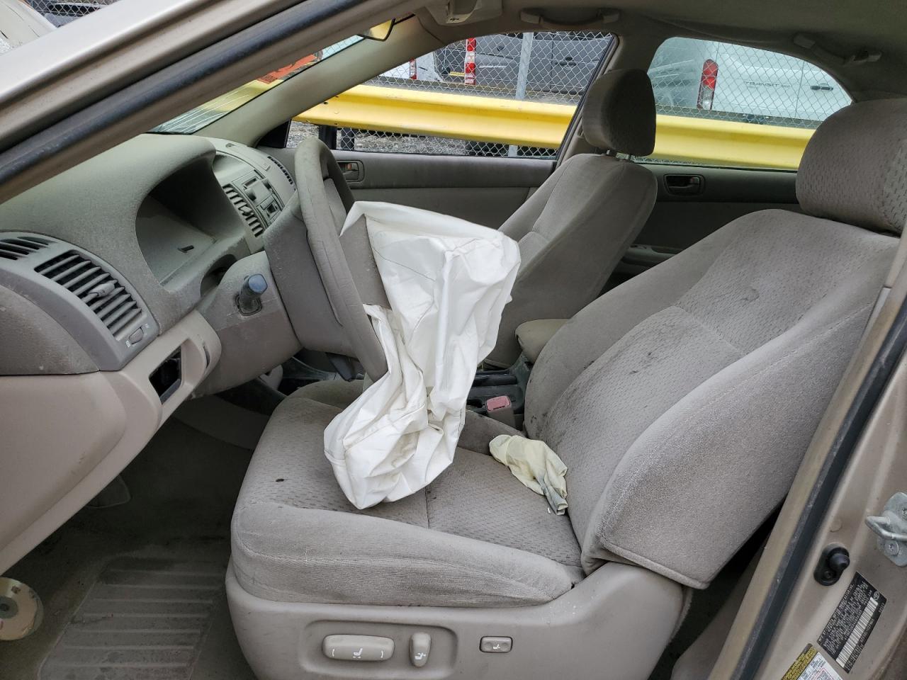 2004 Toyota Camry Le - Image 7