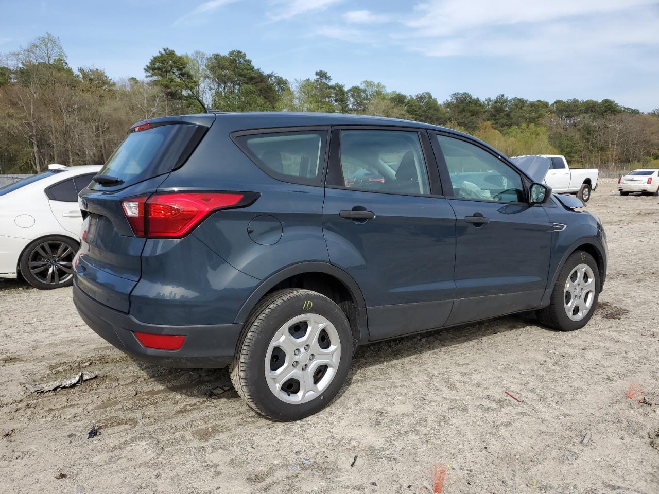2019 Ford Escape S - Image 3