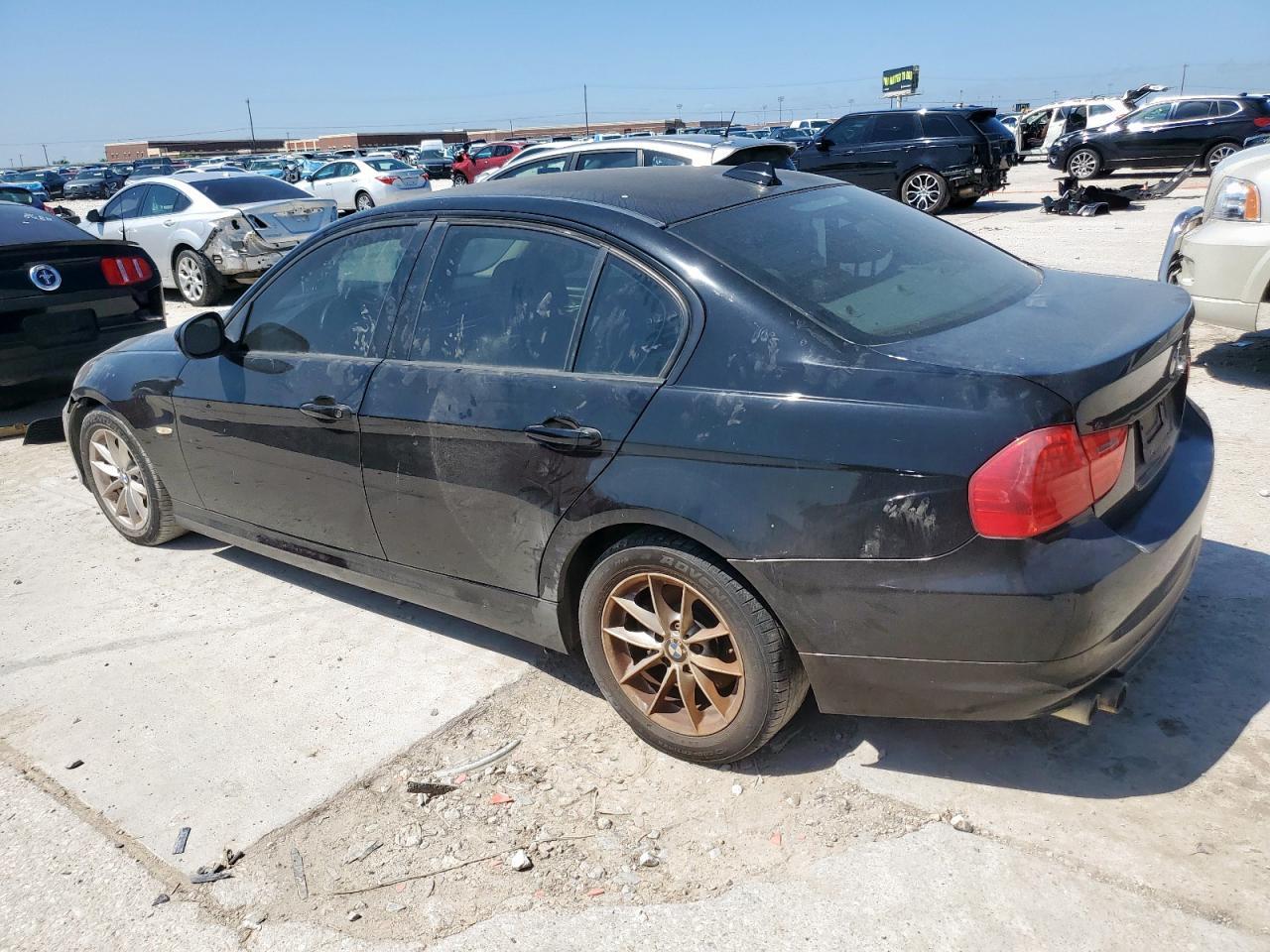 2011 BMW 328 I - Image 2