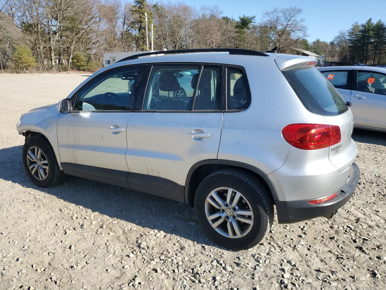2017 Volkswagen Tiguan S - Фото 2