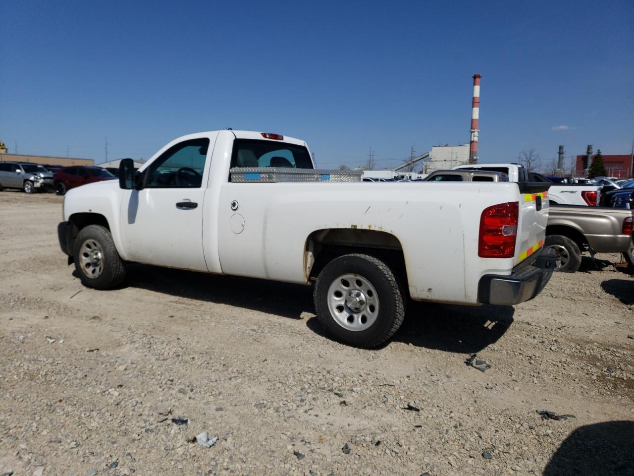 2013 Chevrolet Silverado C1500 - Image 2