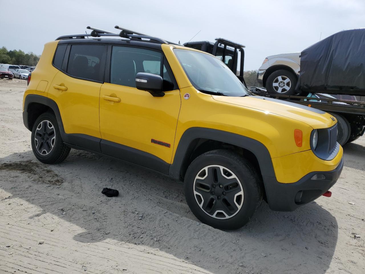 2015 Jeep Renegade Trailhawk - Image 4