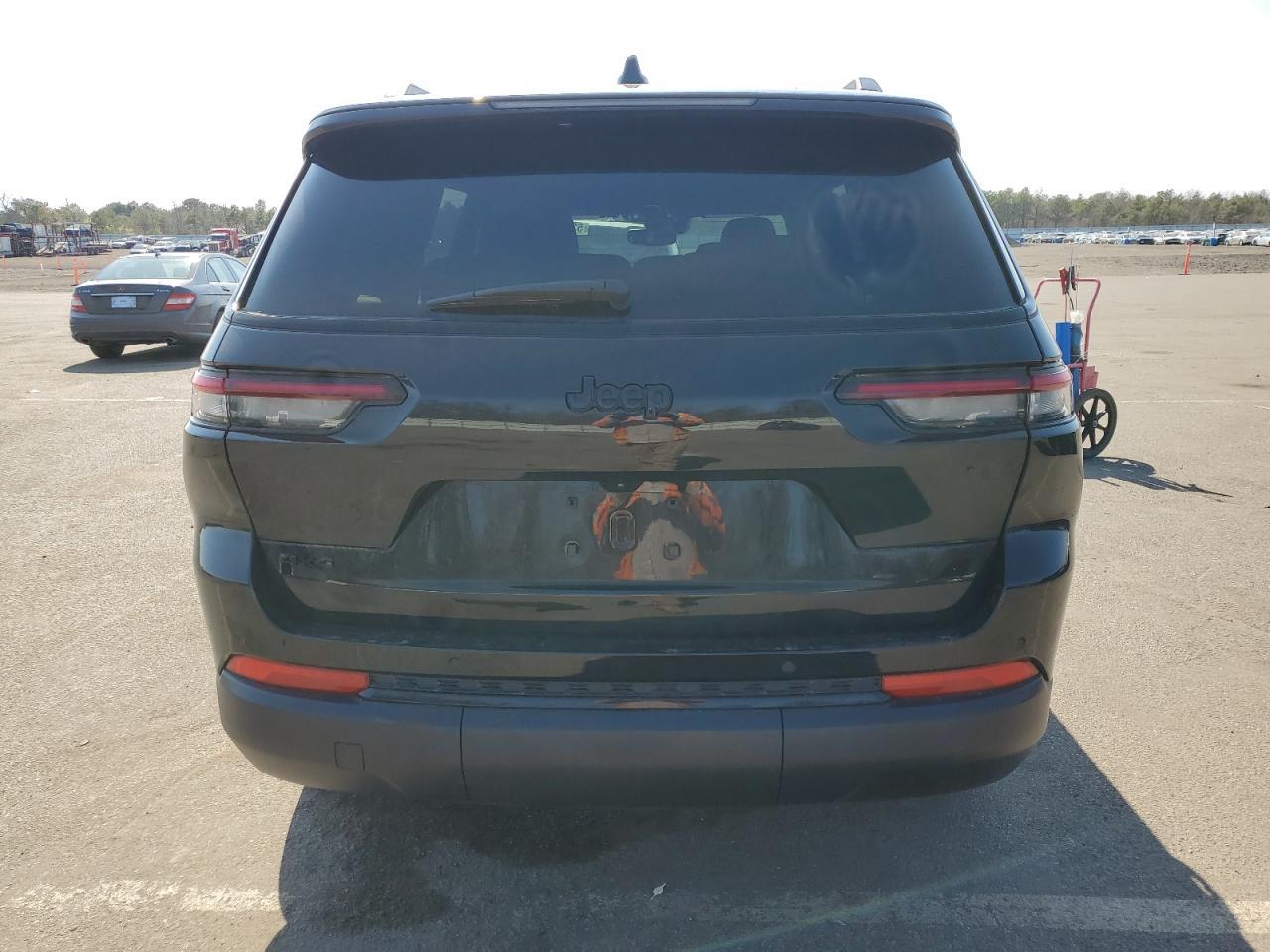 2024 Jeep Grand Cherokee L Laredo - Image 6