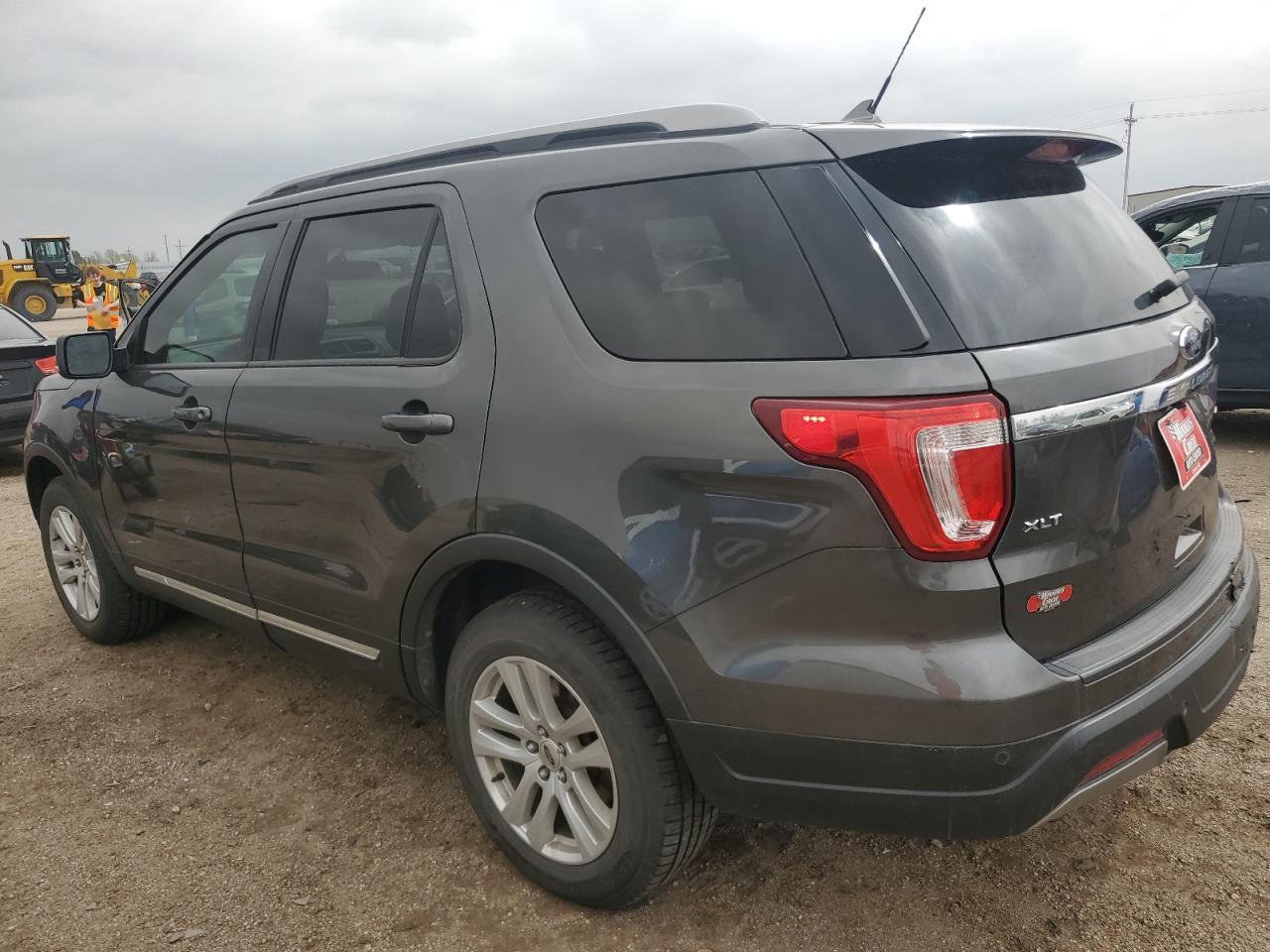 2019 Ford Explorer Xlt - Фото 2