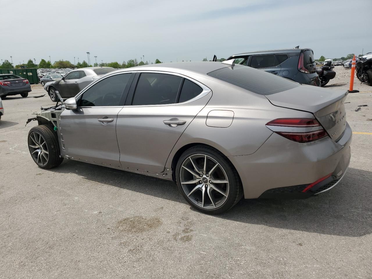 2023 Genesis G70 Base - Фото 2