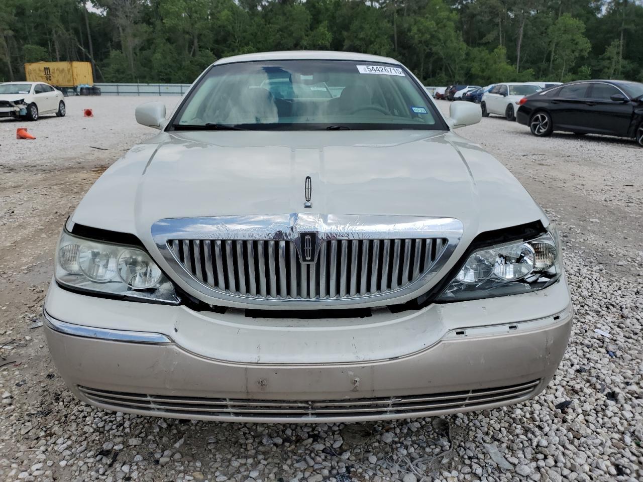 2005 Lincoln Town Car Signature - Фото 5