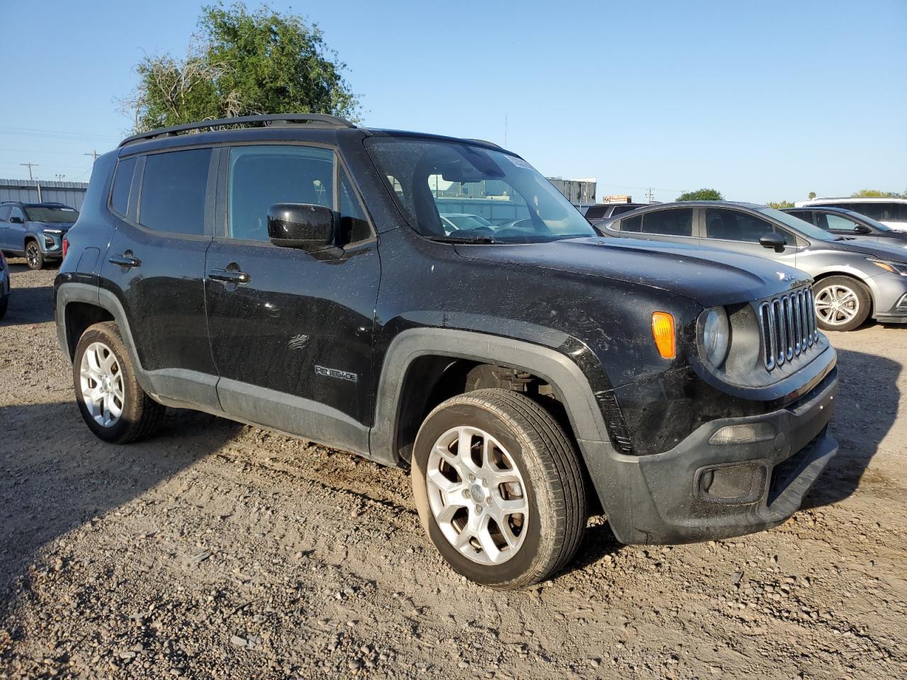 2016 Jeep Renegade Latitude - Image 4